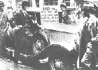 Automóvil de afectado por el hundimiento de la Bolsa en venta. 1929. Ampliar imagen