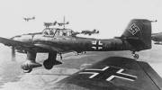 Formación de bombarderos alemanes del modelo conocido como stuka. Su construcción se inició en 1936 y jugó un importante papel durante la Segunda Guerra Mundial. Ampliar imagen