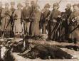 Cuerpos de indios tras la matanza de Wounded Kenee. Ampliar imagen